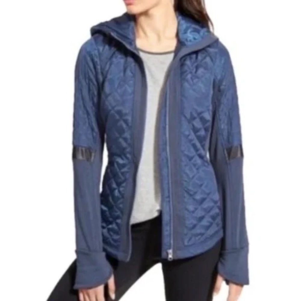 Athleta Rock Springs Navy Quilted Hooded Jacket Sz XS, Light insulation Athletic